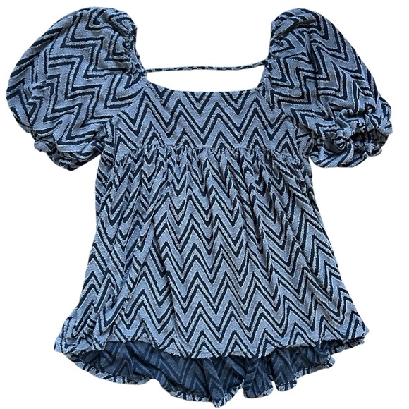 Free People Tops - Free People Wavy Baby Short Sleeve Sweater Tunic Top Gray Black Chevron size Med